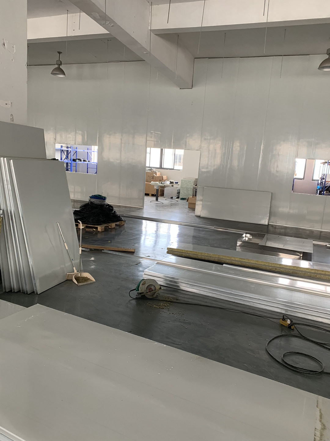 车间吊顶和隔断现场施工图