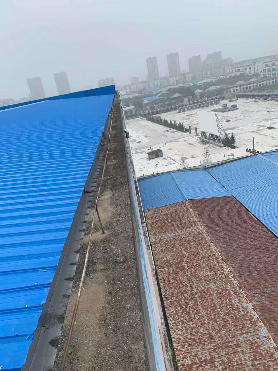 厂房屋面换瓦对比图